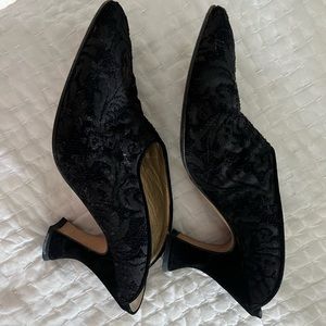 Via Spiga brocade slides black size 10